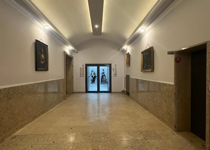 Datri Petite Suite 8