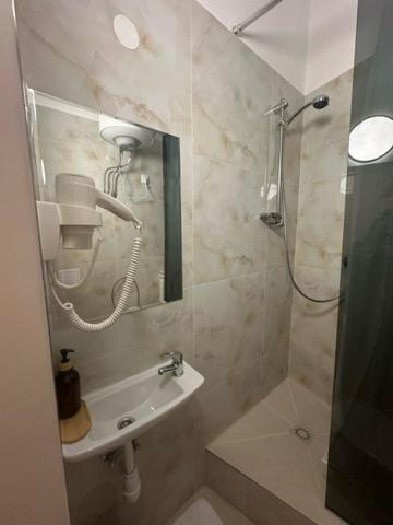 Datri Petite 8 Vienna